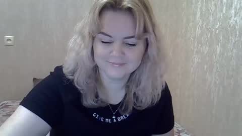 karennelsonx online show from December 31, 2024, 8:04 am
