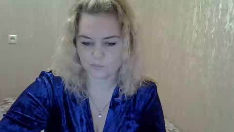 karennelsonx online show from January 10, 2025, 7:43 pm