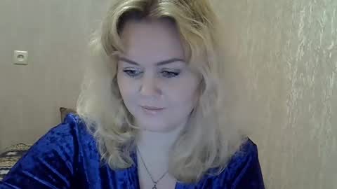 karennelsonx online show from February 14, 2025, 3:47 pm