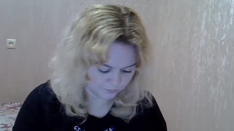 karennelsonx online show from February 21, 2025, 5:09 pm