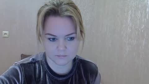 karennelsonx online show from February 24, 2025, 12:37 pm
