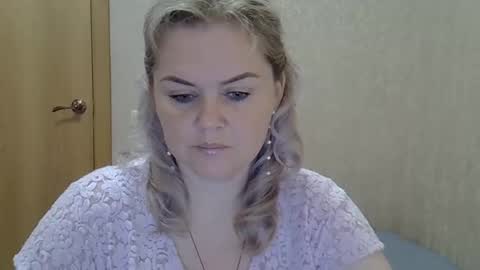 karennelsonx online show from September 12, 2025, 8:47 am