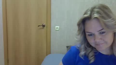 karennelsonx online show from September 20, 2025, 12:28 pm