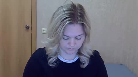 karennelsonx online show from April 23, 2026, 12:29 pm
