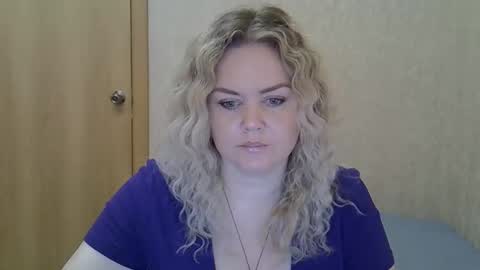 karennelsonx online show from May 8, 2026, 9:47 am