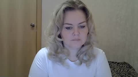 karennelsonx online show from May 11, 2026, 9:15 am