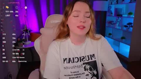 Snapshot of kari_lunna chatting on September 19, 2025, 3:19 am Karoline online show from September 19, 2025, 3:19 am