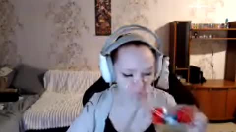 Lisa Backler online show from September 16, 2025, 4:19 pm