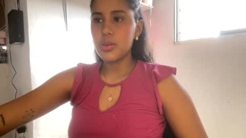 Snapshot of kariina_candy chatting on June 2, 2026, 2:30 pm kariina candy and fox online show from June 2, 2026, 2:30 pm
