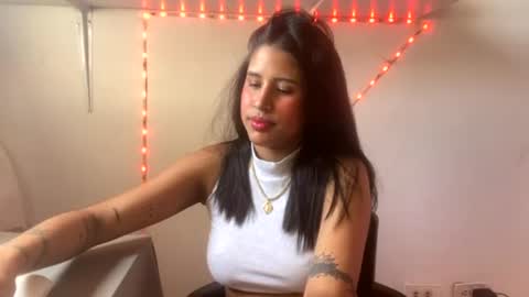 Snapshot of kariina_candy chatting on June 27, 2026, 3:39 pm kariina candy and fox online show from June 27, 2026, 3:39 pm