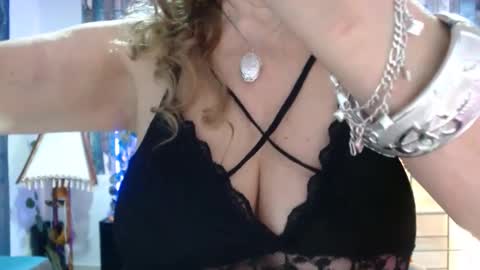 karima_sarabe online show from December 4, 2024, 1:36 am