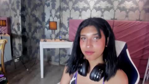 Snapshot of karin_ks chatting on September 26, 2025, 7:18 pm Karina online show from September 26, 2025, 7:18 pm