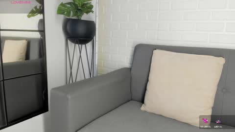 Snapshot of karina_gomez_18 chatting on March 2, 2025, 3:24 am Kari online show from March 2, 2025, 3:24 am