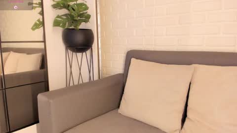 Snapshot of karina_gomez_18 chatting on March 7, 2025, 2:57 am Kari online show from March 7, 2025, 2:57 am