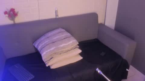 Snapshot of karina_gomez_18 chatting on September 12, 2025, 11:21 am Kari online show from September 12, 2025, 11:21 am