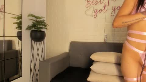 Snapshot of karina_gomez_18 chatting on September 22, 2025, 11:12 am Kari online show from September 22, 2025, 11:12 am