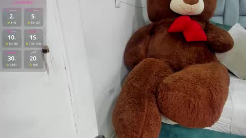 Karina online show from November 5, 2025, 12:05 pm