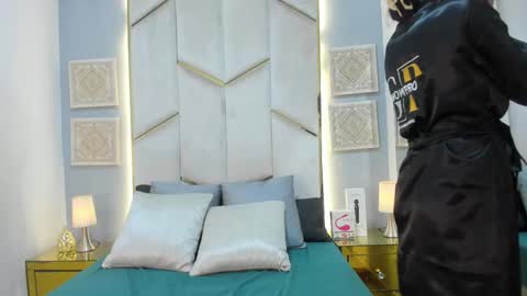 karinaacox online show from March 27, 2026, 12:27 pm