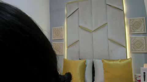 karinaacox online show from May 4, 2026, 12:45 pm