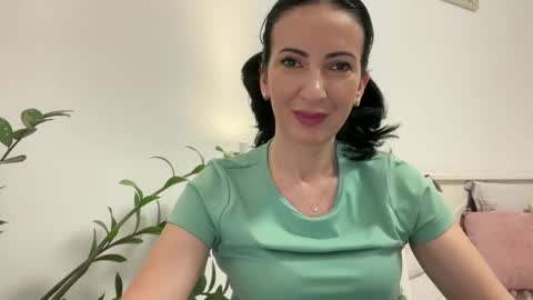 Karina online show from February 18, 2025, 1:43 am