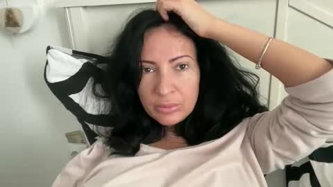 Karina online show from January 13, 2026, 10:53 am