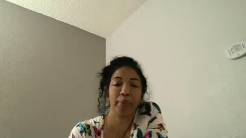 karinabonita online show from September 13, 2025, 3:17 am