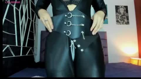 KARINNA  RAVEN online show from May 13, 2026, 2:09 am
