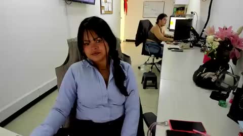 karla_cg online show from May 14, 2026, 3:19 pm