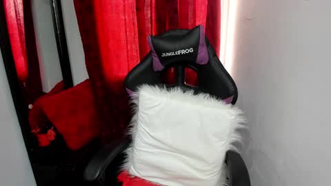 karla chains online show from February 9, 2025, 9:39 pm