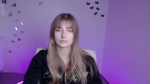 Snapshot of karla_flower chatting on October 4, 2025, 11:19 am Karla online show from October 4, 2025, 11:19 am