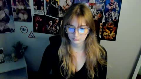 Snapshot of karla_flower chatting on October 12, 2025, 12:37 pm Karla online show from October 12, 2025, 12:37 pm