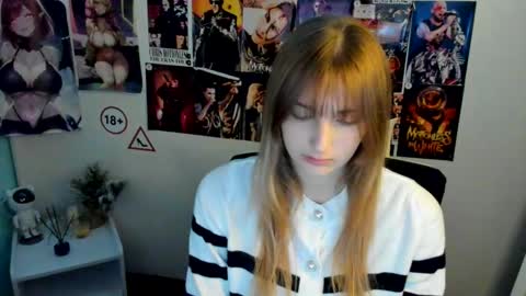 Snapshot of karla_flower chatting on October 17, 2025, 6:49 am Karla online show from October 17, 2025, 6:49 am