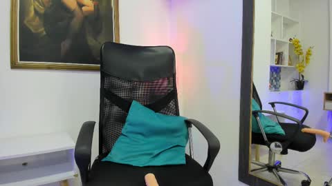 Snapshot of karla_gonzaless chatting on October 3, 2025, 10:01 am Karla Gonzaless online show from October 3, 2025, 10:01 am