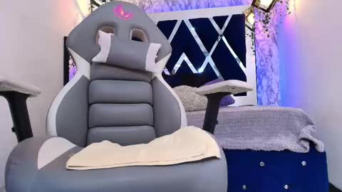 Karla  online show from September 29, 2025, 11:26 am