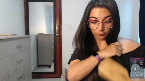 Karla  online show from December 21, 2025, 11:50 am