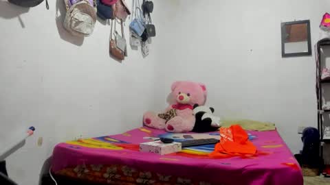 Snapshot of karla_hernandez_ chatting on November 12, 2025, 3:18 am Karlaa online show from November 12, 2025, 3:18 am