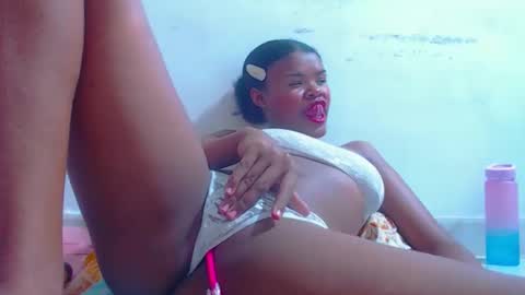 karla latina 28 online show from September 18, 2025, 10:23 pm