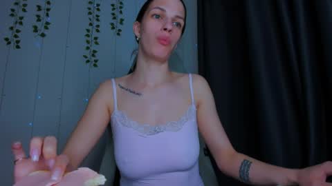 karla_lim online show from May 17, 2026, 10:33 am