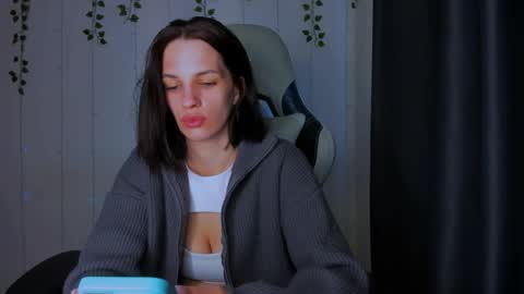 karla_lim online show from May 18, 2026, 7:14 am