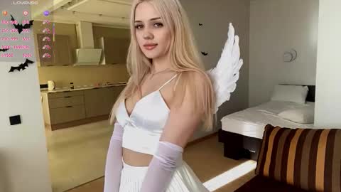 Snapshot of karlenegries chatting on October 22, 2025, 7:08 am Olivia online show from October 22, 2025, 7:08 am