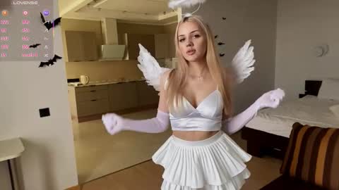 Snapshot of karlenegries chatting on October 24, 2025, 7:16 am Olivia online show from October 24, 2025, 7:16 am