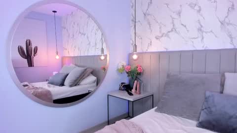 karlla_brown online show from October 29, 2025, 1:57 pm