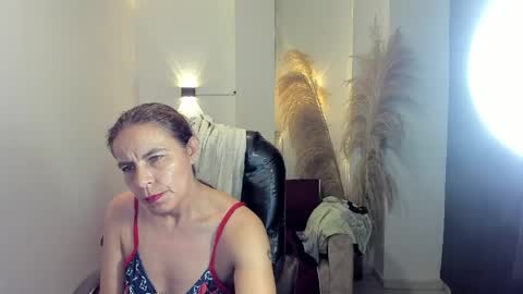 KARLYE online show from May 4, 2026, 1:23 am