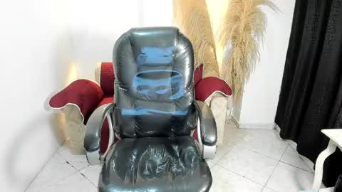 KARLYE online show from May 9, 2026, 1:55 am