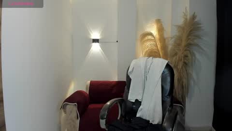 KARLYE online show from June 11, 2026, 2:53 am