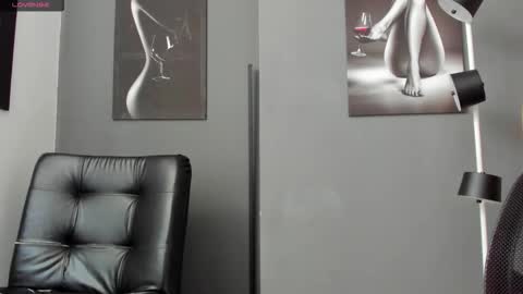   online show from September 27, 2025, 2:22 pm