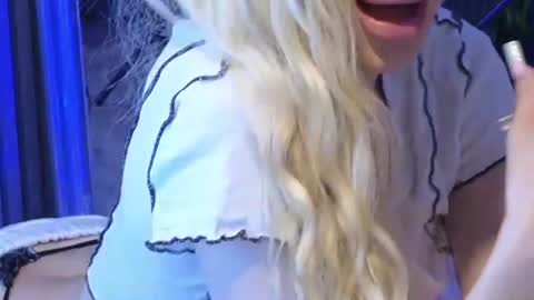 Julia online show from June 30, 2026, 7:48 pm