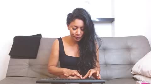 Snapshot of karol_ebony chatting on February 15, 2025, 3:09 am karolina online show from February 15, 2025, 3:09 am