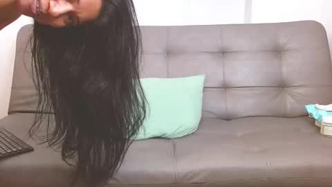 Snapshot of karol_ebony chatting on March 2, 2025, 4:50 am karolina online show from March 2, 2025, 4:50 am