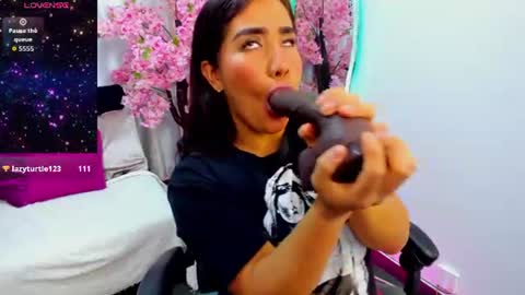 Snapshot of karol_ivonne chatting on June 9, 2026, 8:53 pm karol online show from June 9, 2026, 8:53 pm